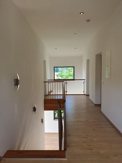 150  m², डीडोर्फ़ के बाहरी इलाके में उजला, शांत अपार्टमेंट – Flur - Treppe - N - OG