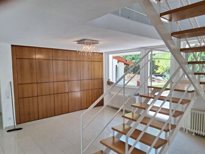 Villa en ubicación privilegiada de Wo-Herrnsheim con gran jardín A + – Entrée