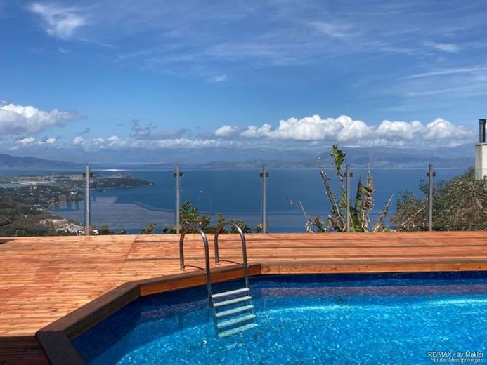 Ferienvilla auf Korfu mit Pool und traumhfaten Blick auf das ionische Meer – Foto 1