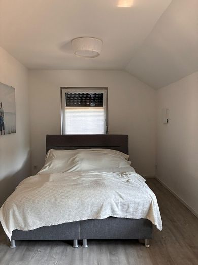 **FLATERATE MIETE!** 2R. Wohnung (BJ2019), inkl. hochwertiger Küche (EBK), FBH, Wallbox, – Schlafzimmer