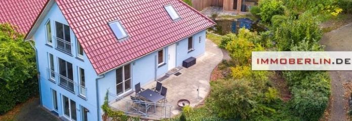 IMMOBERLIN.DE - Fantastisches Einfamilienhaus mit Südterrasse & Einliegerwohnung in traumhafter Lage