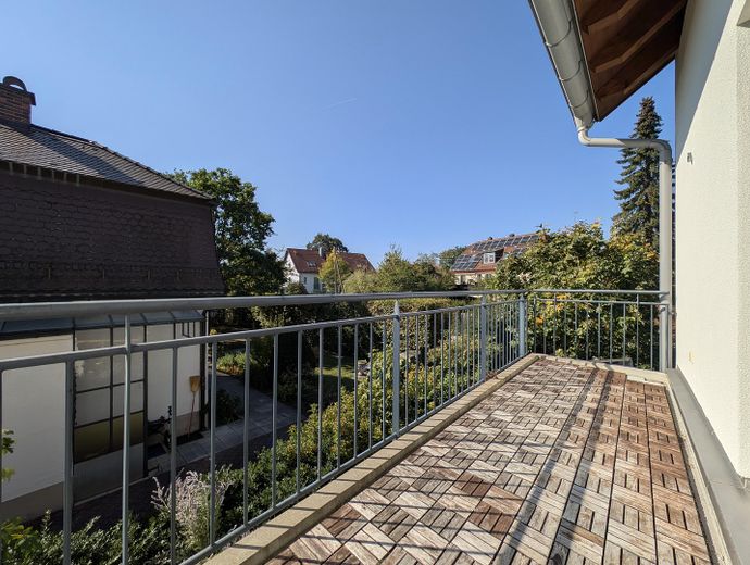 Moderno appartamento di 2 locali con ampio balcone e posto auto in garage sotterraneo a Monaco-Obermenzing – senza commissioni – Balkon