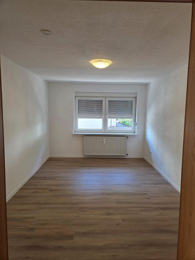 Contwig 2 Zimmer inkl. Küchenzeile und Badezimmer – Schlafzimmer