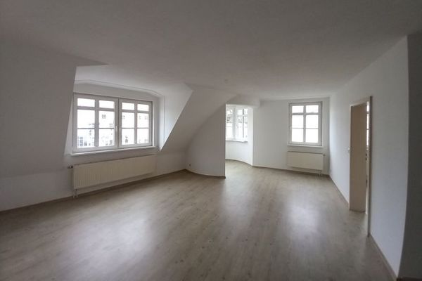 Zentral gelegene 3-Zimmer Wohnung in saniertem Stadthaus in Crimmitschau