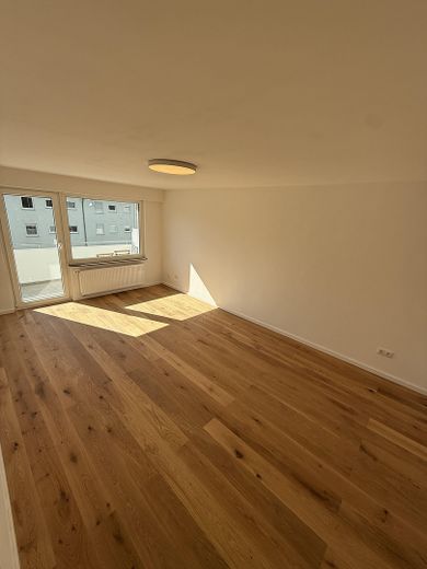 3 Zimmer Wohnung als WG zu vermieten – 2 Zimmer unmöbliert
