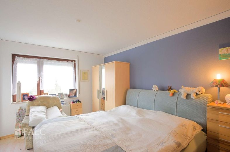 Gepflegtes Einfamilienhaus in Kürten: Ankommen &amp; Wohlfühlen - mit Kamin und Garten – Schlafzimmer