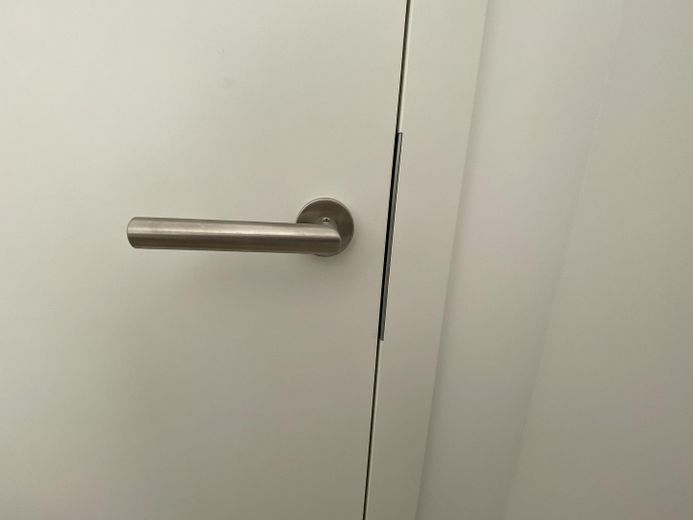 stumpfeinschlagende Türen