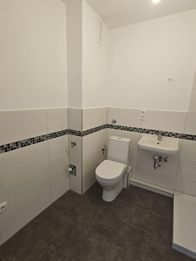 Appartement spacieux et ensoleillé de 3 pièces – Badezimmer 