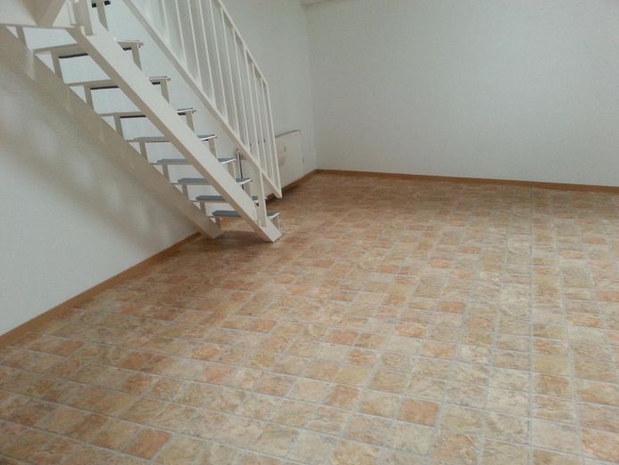 Vollvermietetes Gebäude - DHH als Eigennutz möglich - mit Nebengebäude und neuer Garage – WZ, OG
