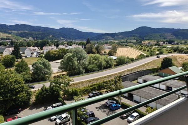 Appartamento di 4 locali con vista pittoresca sulla Foresta Nera.