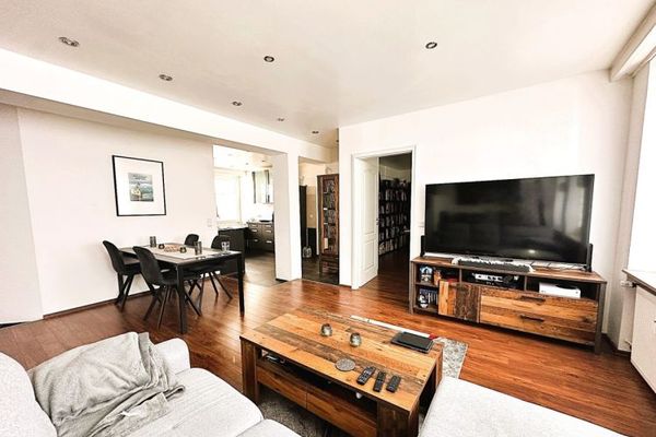 Appartamento di 3 locali con cucina, bagno e corridoio, molto curato, in una posizione perfetta in centro città