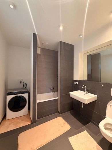 Exklusiv Toplage 2-Zimmer Wohnung in der Hafencity am Lohsepark – Bad 