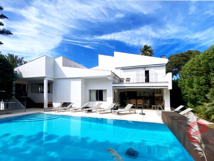 EXKLUSIVE VILLA IN CAS CATALA – BESTE LAGE IM SÜDWESTEN MIT HERVORRAGENDEM WERTPOTENZIAL UND FERIENLIZENZ! – Foto 1
