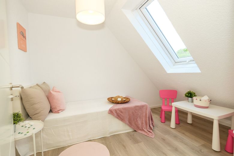 Wunderschönes Einfamilienhaus mit Anliegerwohnung  -  Provisionsfrei! – Kinderzimmer (DG | ursprüngl.)