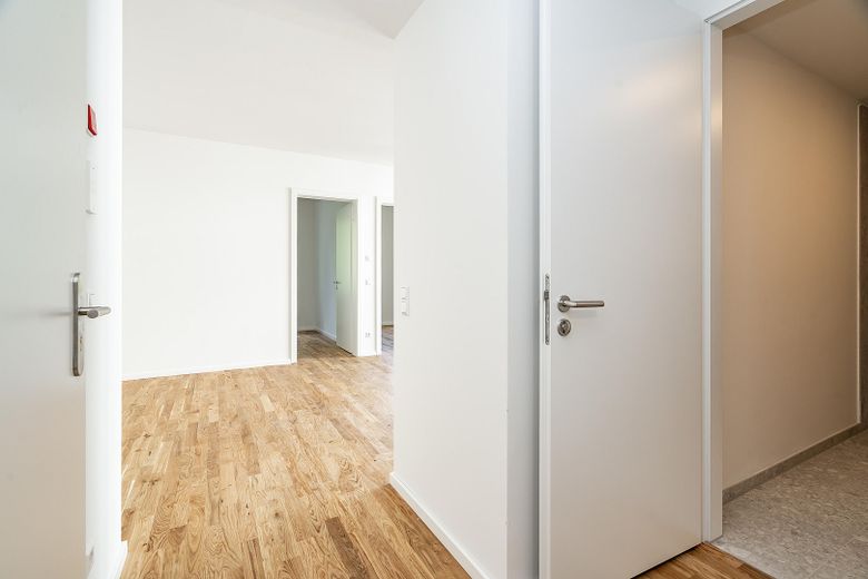 Luminoso trilocale con ampia terrazza, cucina componibile e ascensore a Berlino-Pankow – Foto 2