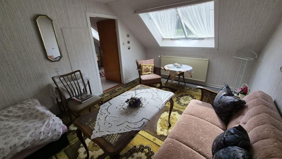 Dom szeregowy w Bad Gandersheim z pięknym ogrodem i piwnicą OD OSOBY PRYWATNEJ! – großes Dachzimmer