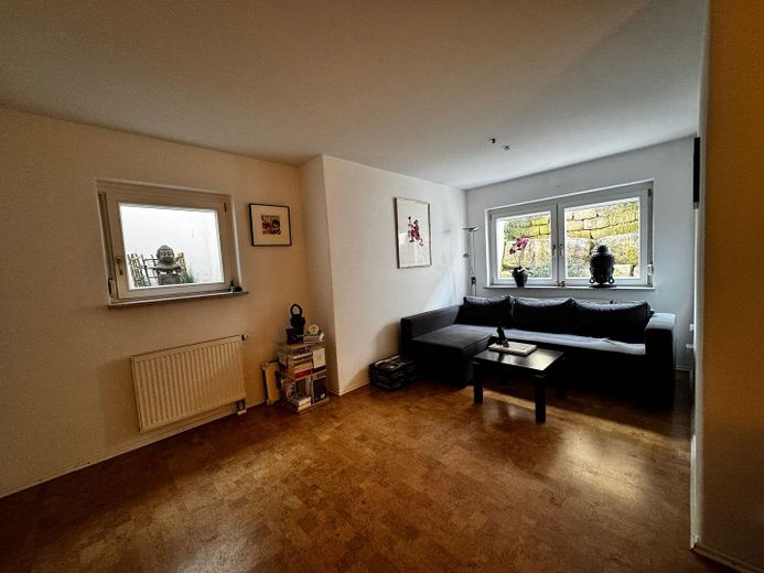 Mediterraner Wohntraum in Baldham: Stilvolle Maisonette mit Garten – Hobbyraum