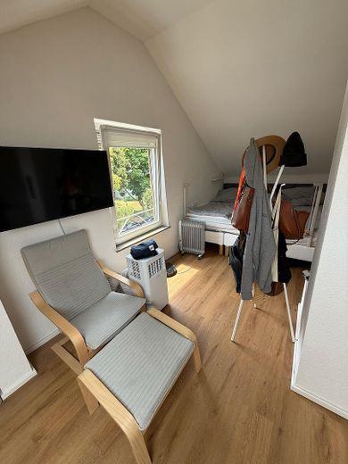 Reiheneckhaus mit Garten in Schwäbisch Gmünd – Dachstudio / Schlafzimmer 1