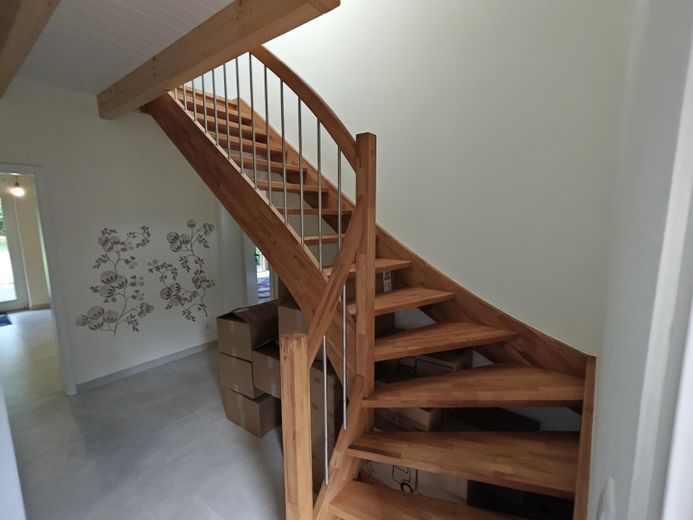 One Roof – Two Self-Contained Houses – Flur Haus 2