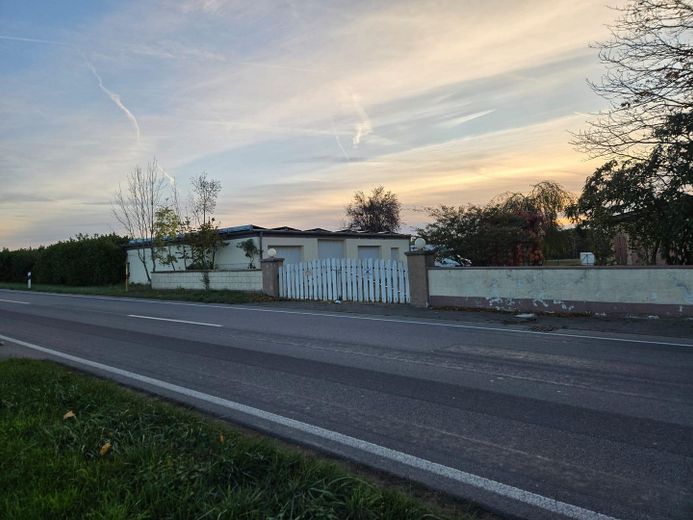 Garagen und Nebengebäude