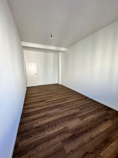 Prima occupazione dopo ristrutturazione completa – 133 m² | 3,5 locali | Posizione privilegiata sul Kaiserwall – Kinderzimmer