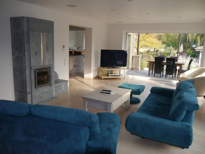 Wohnzimmer mit Speksteinofen