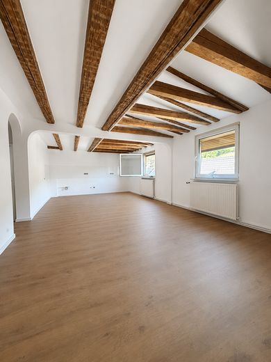 3 Parteienhaus (1 bezugsfrei) in Frauenstein Provisionsfrei - Ideal für Selbstnutzer und Anlage – Wohn/Küchenbereich DG