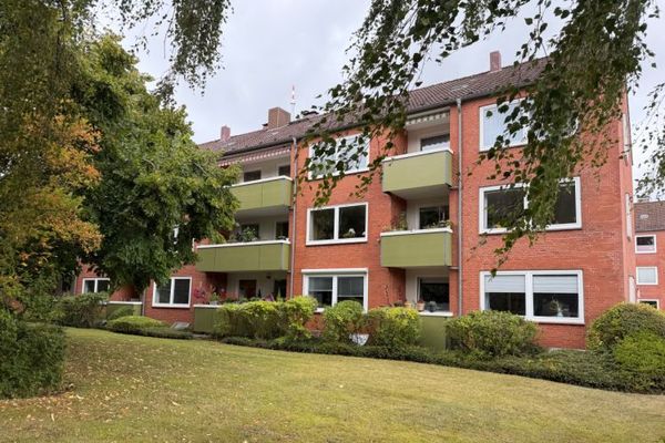 Bezugsfreies Wohnen im grünen Herzen Kiels – 2,5-Zimmer-Wohnung mit Blick ins Grüne