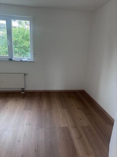 Kompletnie wyremontowane mieszkanie 3,5-pokojowe z windą i garażem – Schlafzimmer
