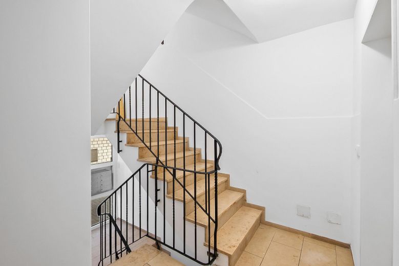 Modernisierte 3-Zimmer Erdgeschosswohnung in Köln Worringen direkt am Rhein – Hausflur