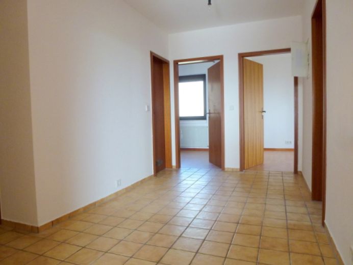 100 m² | Provisionsfrei | Dachgeschoßwohnung | Weitsicht über Felder und Wiesen – Flur