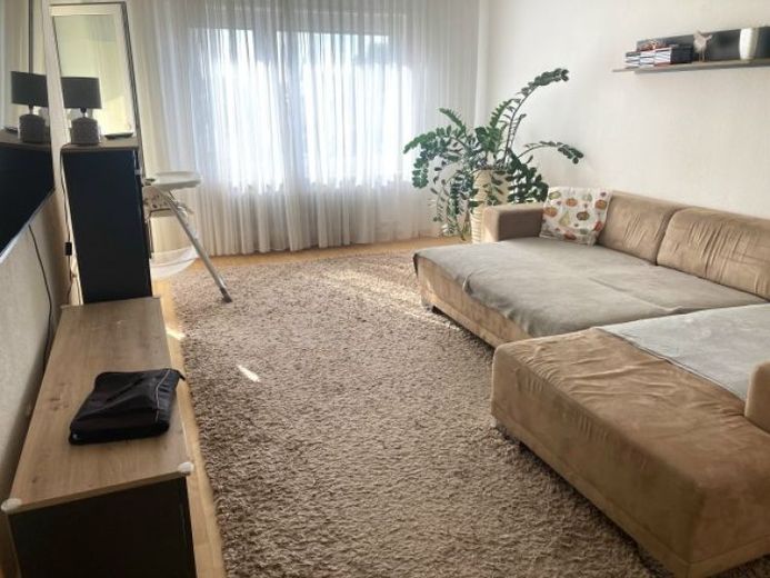 Accogliente appartamento di tre locali con balcone, garage e posto auto in posizione tranquilla – Photo 1