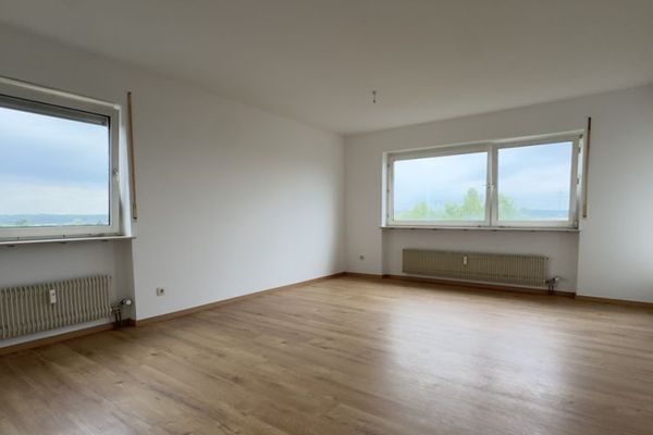 (Anfragen nur per eMail) -Ruhige und gepflegte Drei-Zimmer-Küche-Bad Wohnung in Darmstadt-Wixhausen