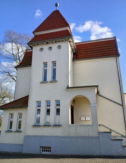 Charaktervolles Wohn- und Geschäftshaus mit zwei Wohnungen und vielseitig nutzbarem Erdgeschoss – Seitenansicht