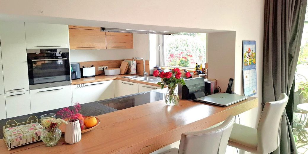 Erdgeschoss: Küche/Durchreiche