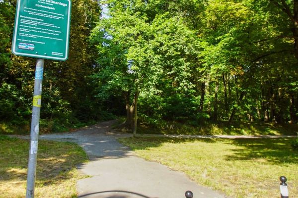 Edificio plurifamiliare di epoca guglielmina vicino al Küchwald, con potenziale di sviluppo