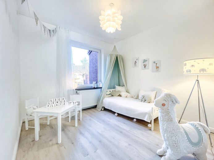 Bad Homburg Berliner Siedlung - Modernisiert und sofort bezugsfrei – BÜRO/ KINDERZIMMER