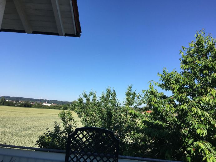 Appartamento di 5 locali con grande terrazza sul tetto a Grafing – Teilweise Bergblick 
