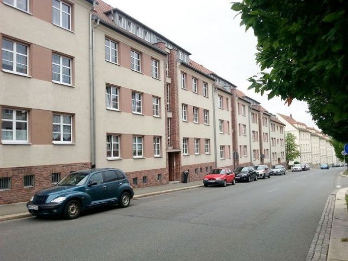 Großzügig geschnittene 2-Raum Wohnung im Altenburger Dichterviertel! – Foto 1
