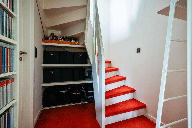 NEUE FOTOS, NEUER PREIS!!! TRAUM(FERIEN)WOHNUNG VON PRIVAT ZU KAUFEN! – Stauraum im Flur UG