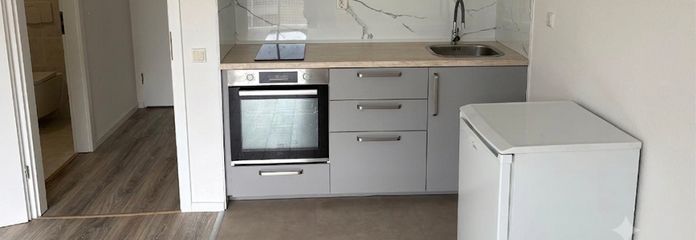 Helle Moderne 1-Zimmer Wohnung mit Einbauküche und Balkon in Motzen