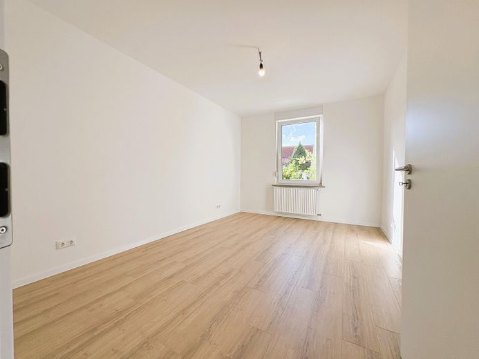 Erstbezug nach Sanierung - 4,5 Zimmer EG-Wohnung – Schlafzimmer