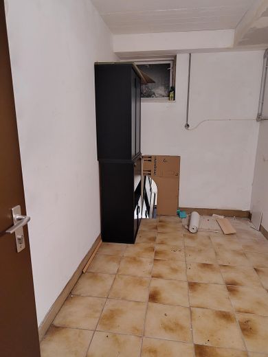 ruhige 4-Zi-Whg (ca. 95qm) mit Terrasse und Garage – Abstellraum Keller