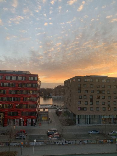 Ambiance penthouse avec vue sur la Spree - appartement lumineux de 4,5 pièces à Friedrichshain – Spreeblick vom Wohnzimmer