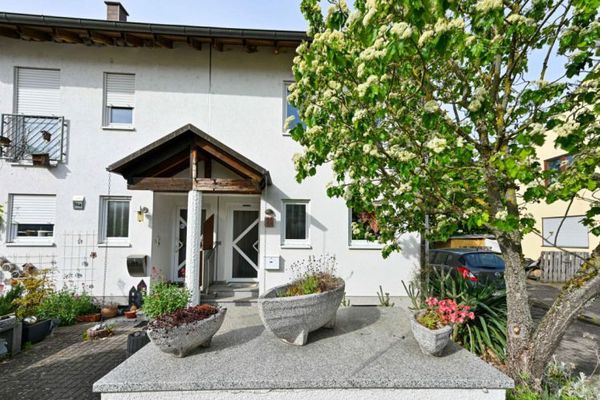 Schöne Doppelhaushälfte in ruhiger Lage für die Familie! Käuferprovisionsfrei!