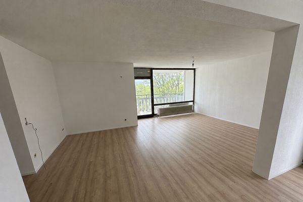 Erstbezug nach Sanierung – 3,5-Zimmer-Wohnung mit Einbauküche
