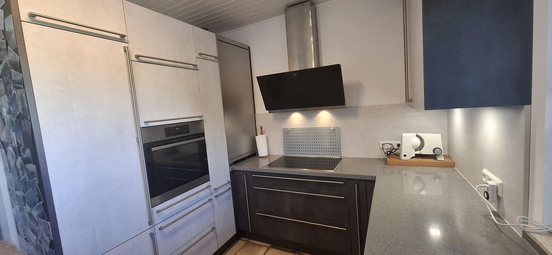 Zweifamilienhaus plus Appartement - Provisionsfrei – Küche Erdgeschoss