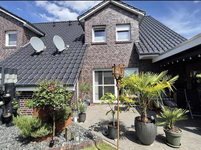 Schöne moderne Doppelhaushälfte in begehrter Lage in Tannenhausen – Terrasse
