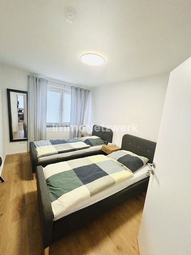 **4- Zimmer Wohnung mit Balkon. Sorgfältig saniert. Sofort verliebt** – Schlafen