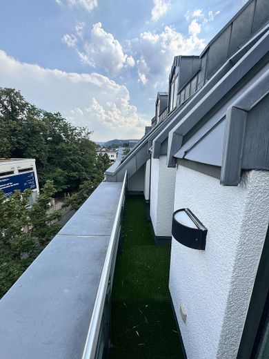 Komfortable Stadtwohnung mit Aufzug – Kleiner Balkon